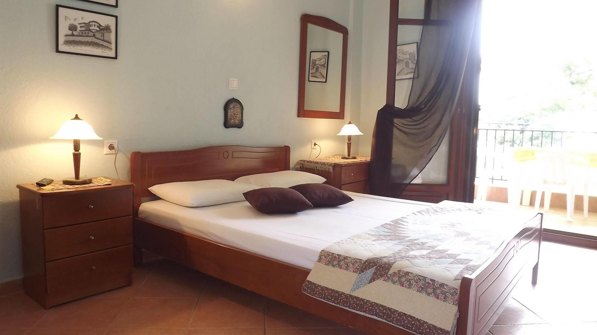 Pefka Studios & Apartments Chalkidiki ภายนอก รูปภาพ