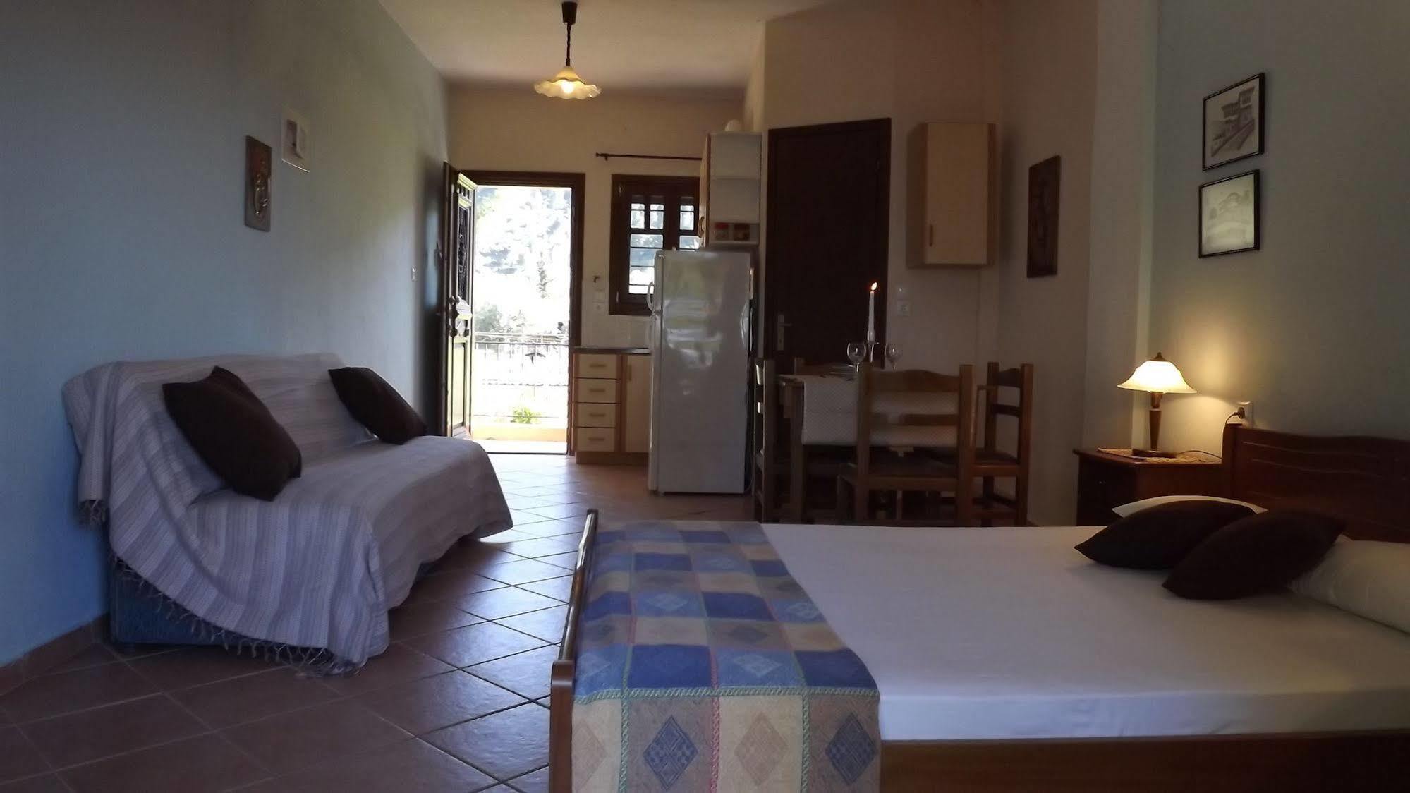 Pefka Studios & Apartments Chalkidiki ภายนอก รูปภาพ