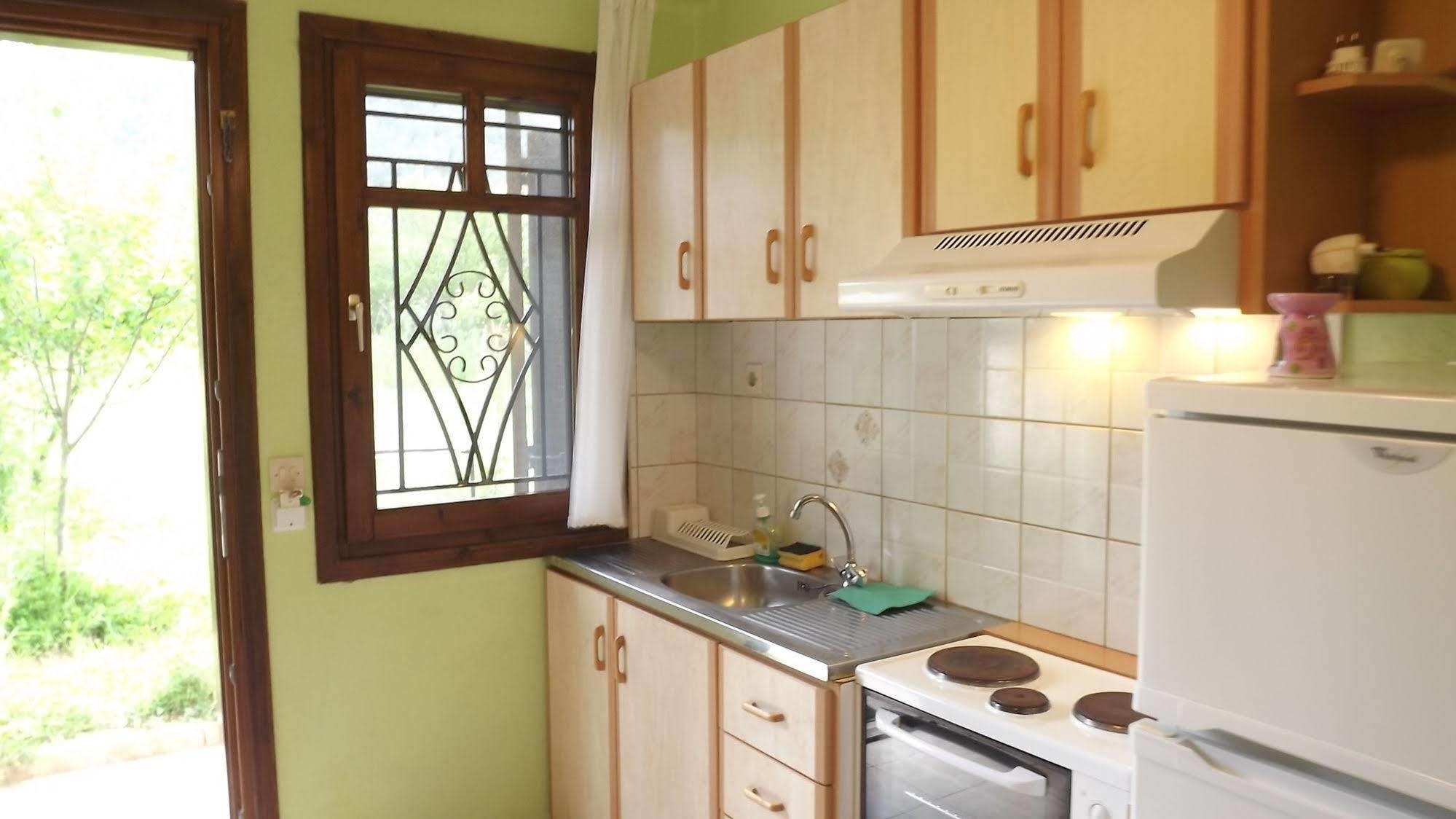 Pefka Studios & Apartments Chalkidiki ภายนอก รูปภาพ